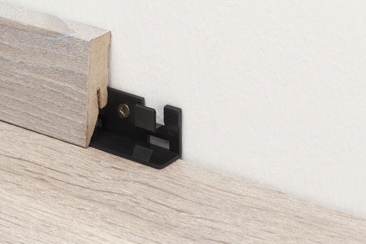 Clip para Guardapolvo 18x50x2600 mm