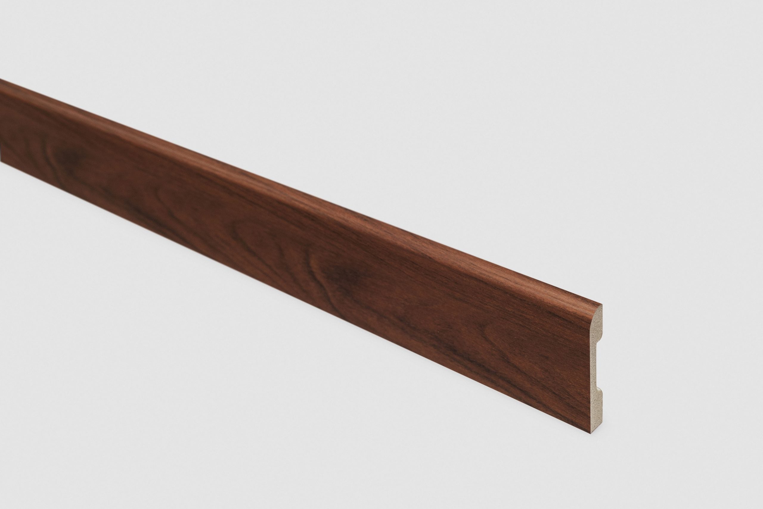 Guardapolvo EPS Classic 10x68x2400 mm Nogal Claro